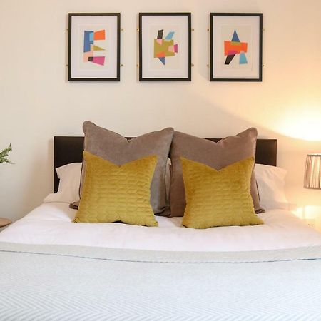 Bentley Studios Liverpool Ngoại thất bức ảnh